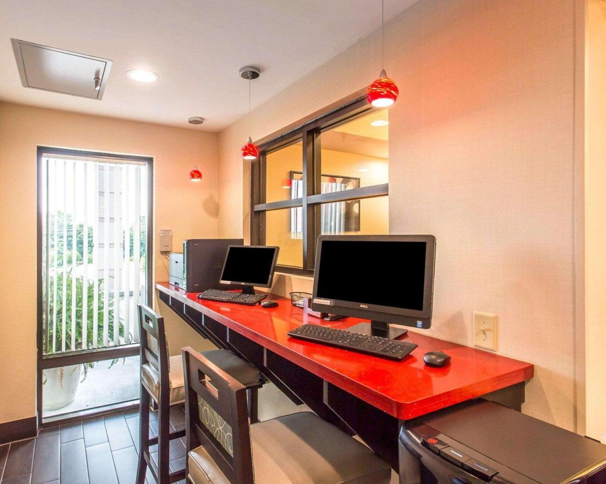 Comfort Suites Куквілл Екстер'єр фото