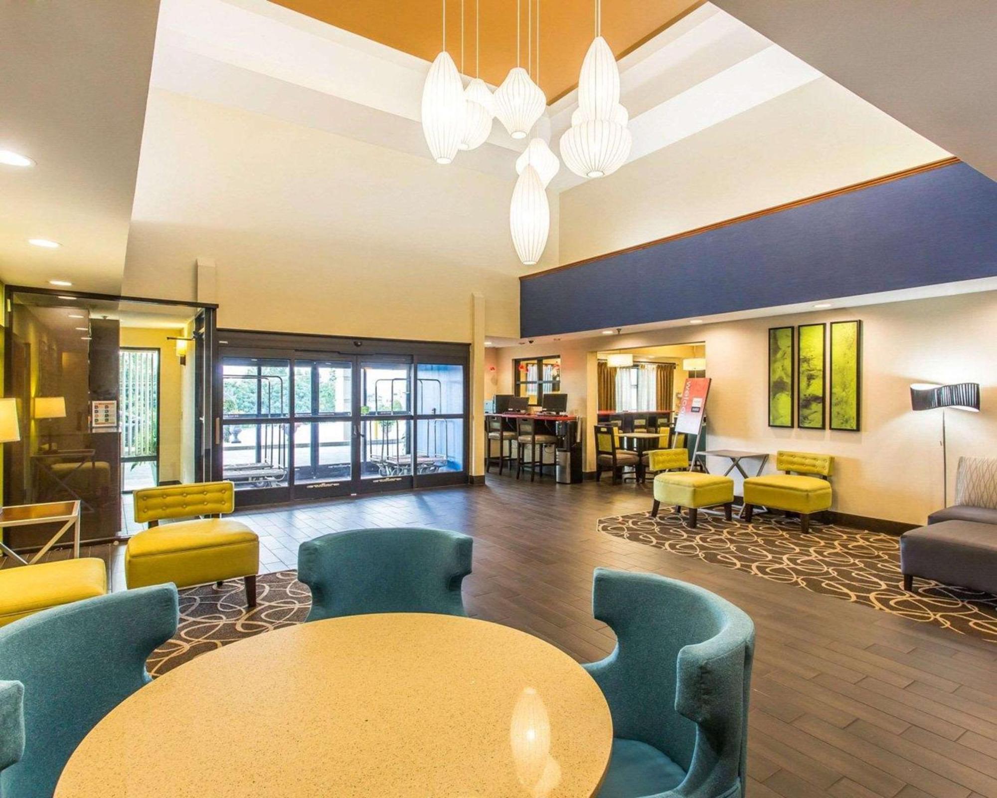 Comfort Suites Куквілл Екстер'єр фото