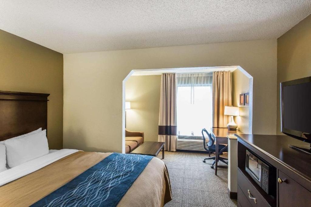 Comfort Suites Куквілл Екстер'єр фото