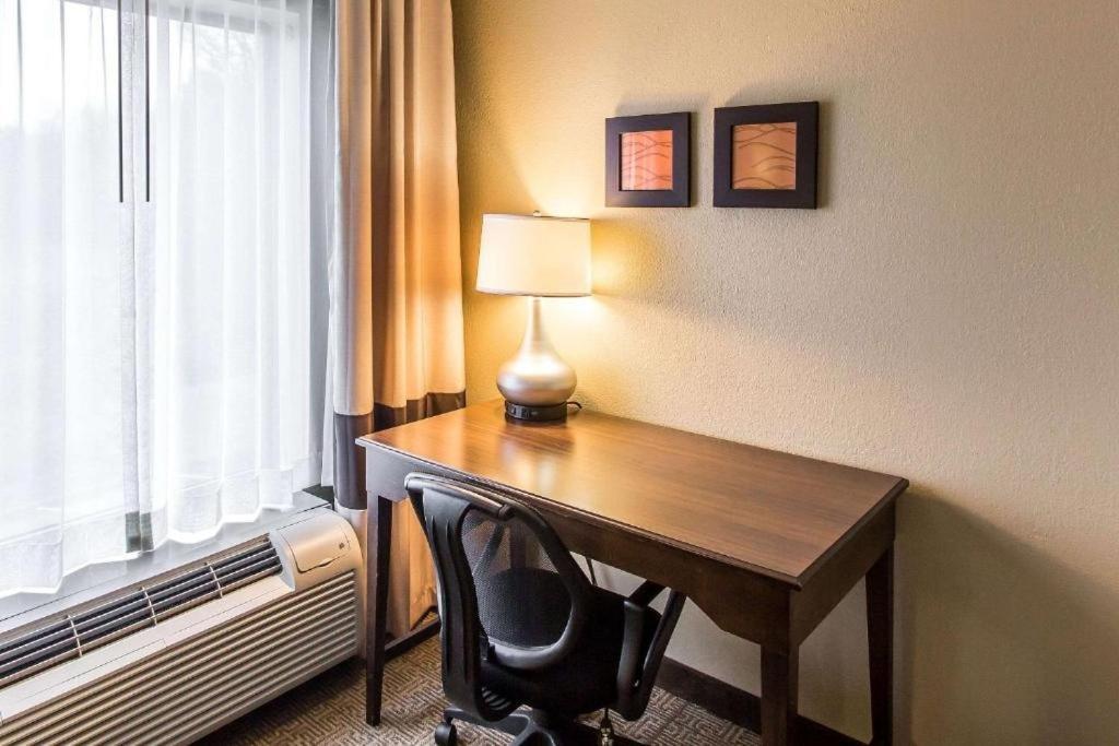 Comfort Suites Куквілл Екстер'єр фото