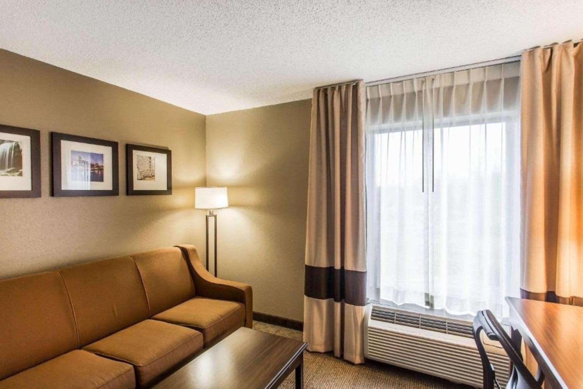 Comfort Suites Куквілл Екстер'єр фото