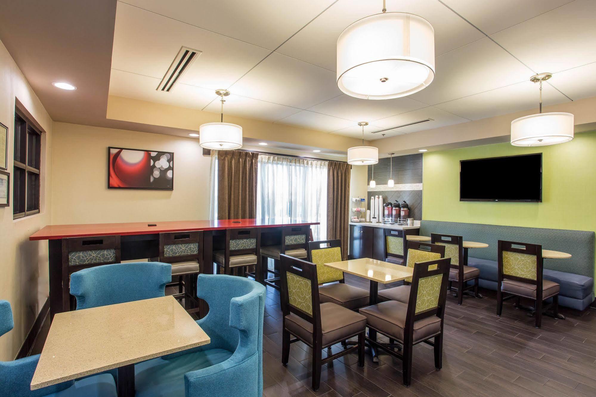 Comfort Suites Куквілл Екстер'єр фото